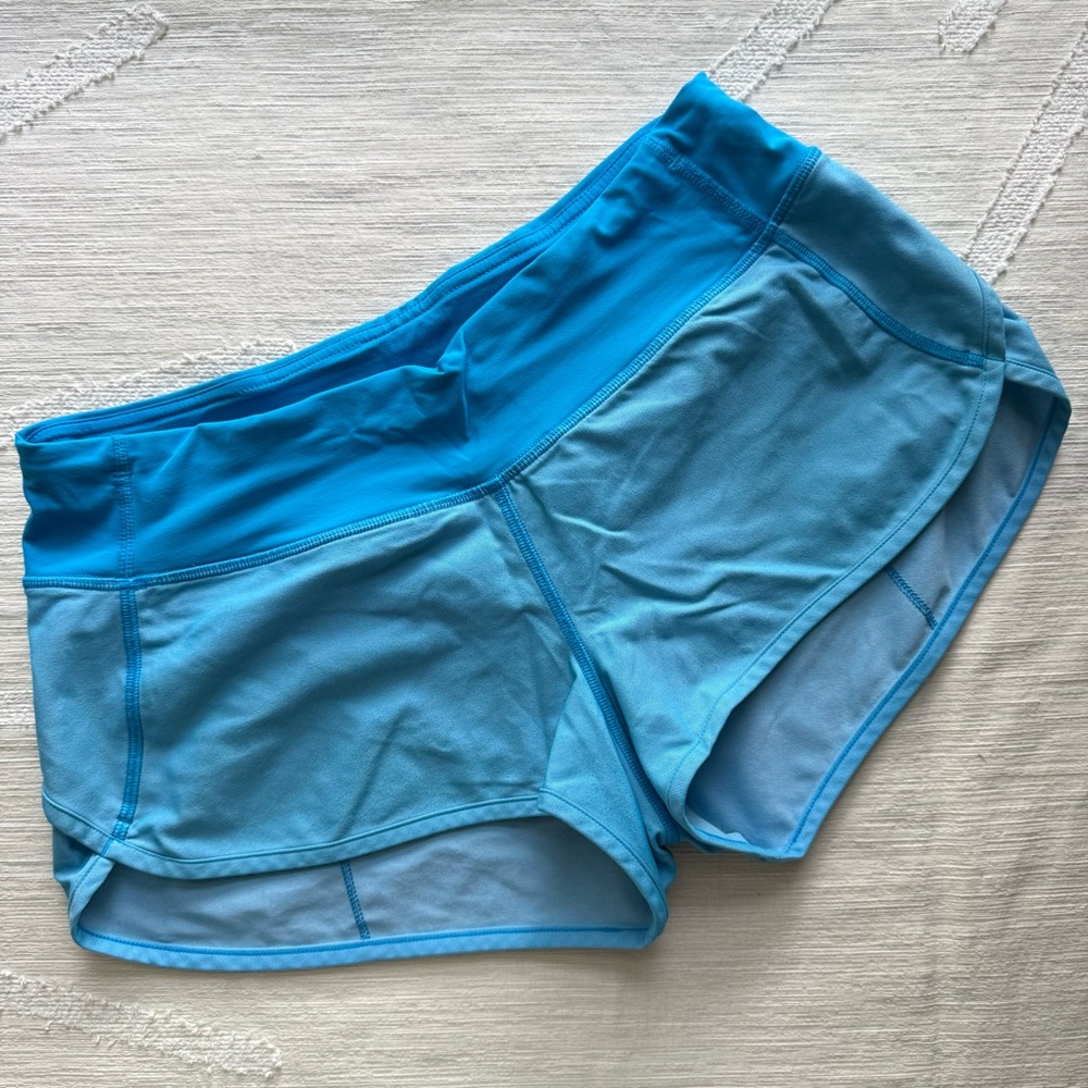 (RARE) 🩵LULULEMON Speed Shorts Beach Blanket- Size 6 (S)